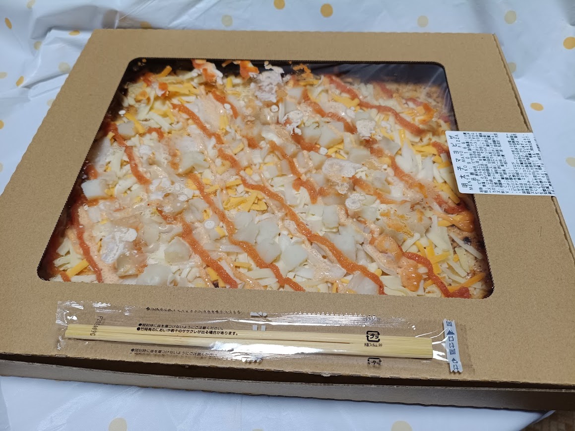コストコ明太子マヨピザ 購入直後の箱入り全体