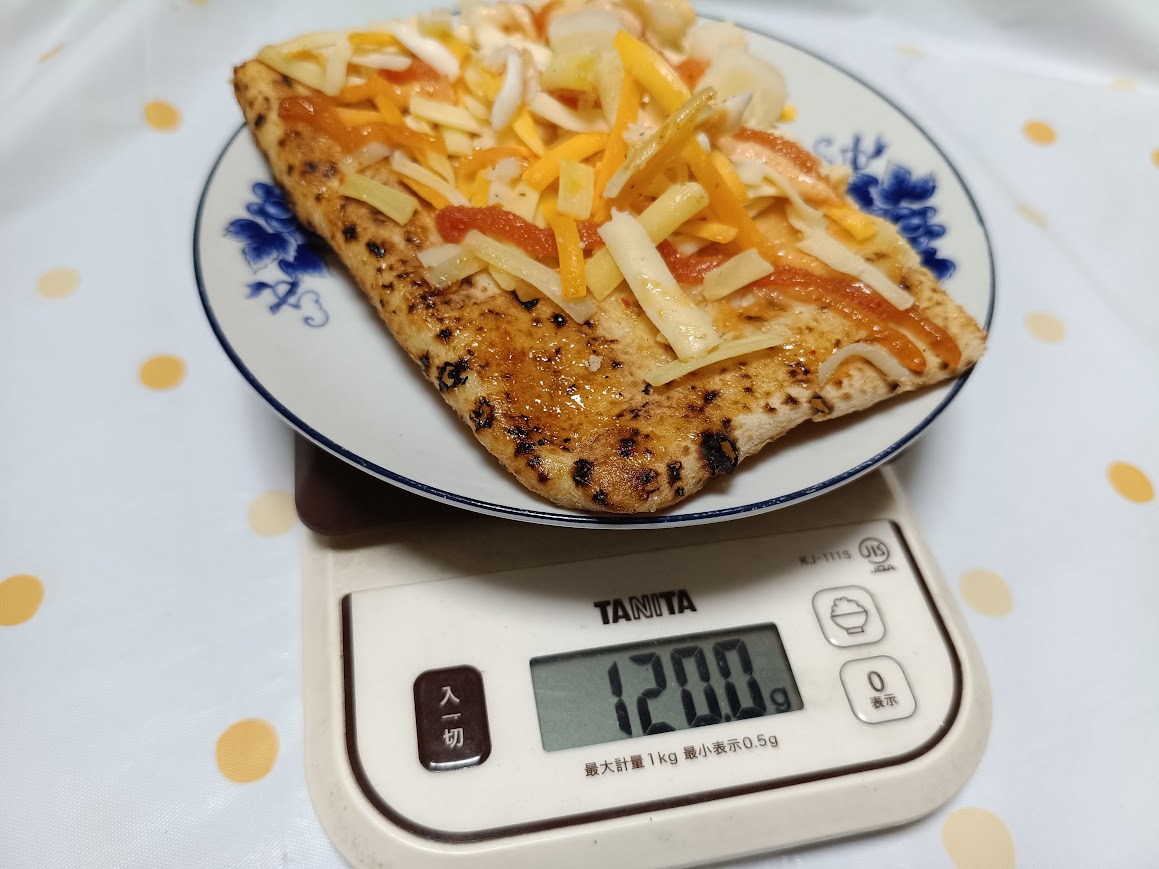 コストコ明太子マヨピザ 1切れ120g計測