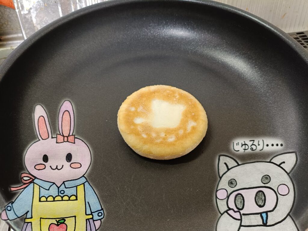 フライパンで焼いたチャプチェホットクとうさ・ぶー
