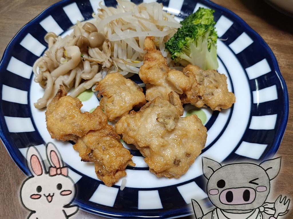 もやし・ブロッコリー・キノコの蒸し物と合わせた鶏とごぼうのから揚げ