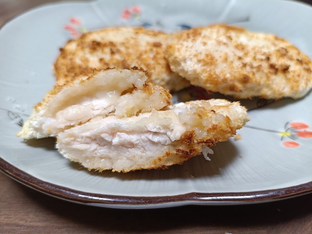 ノンフライヤー調理後のチキンカツの断面(中心まで火が通っている)