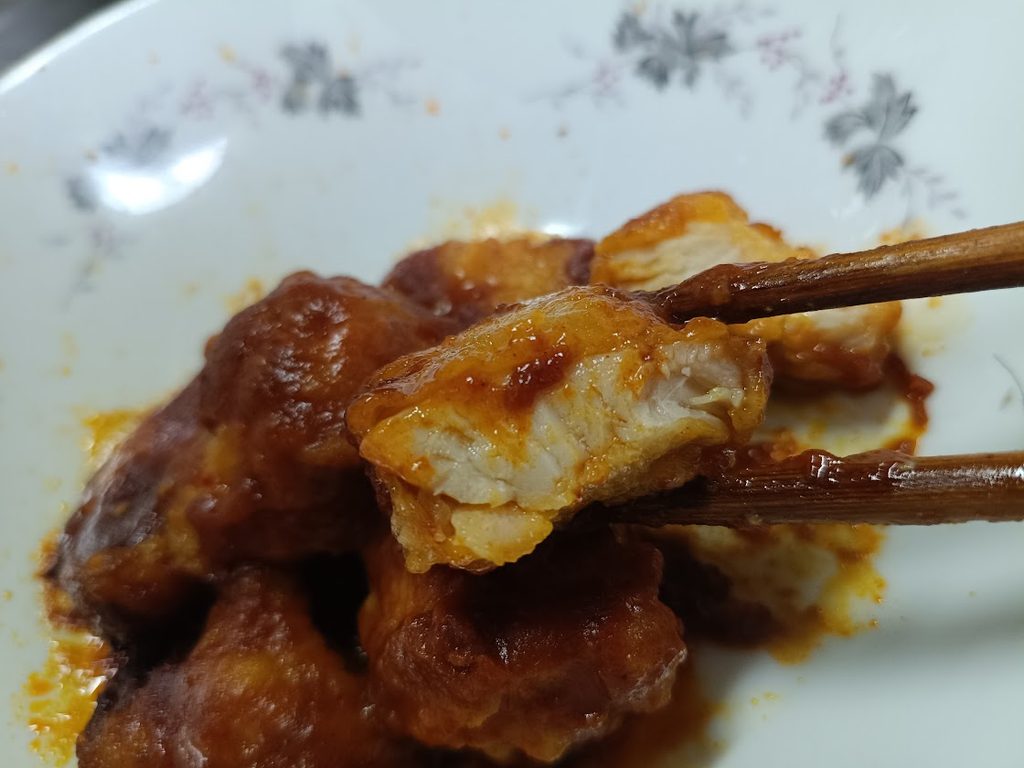 甘辛ヤンニョムチキンの断面