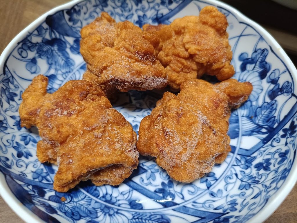 ヤオコー冷凍若鶏もも唐揚げの調理前の画像