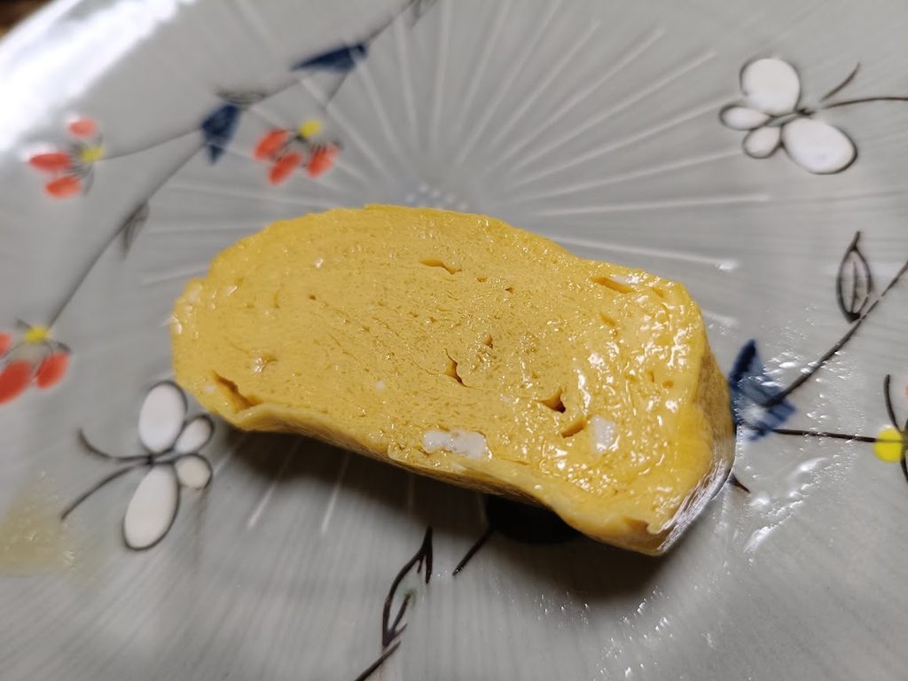 厚焼玉子1切れの断面