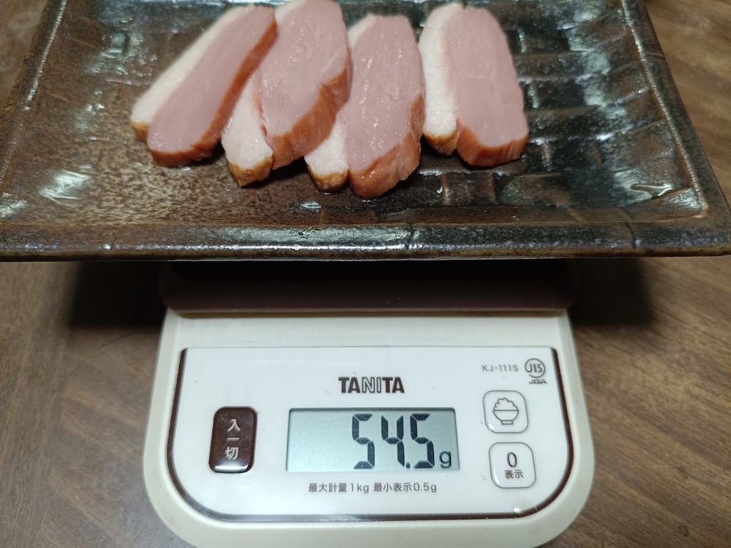 合鴨ロース4枚を量ったスケール