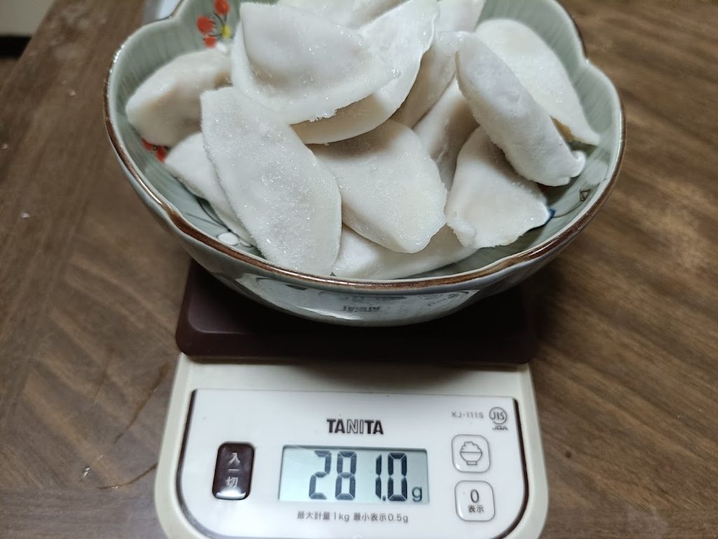 水餃子1袋分を量ったスケール