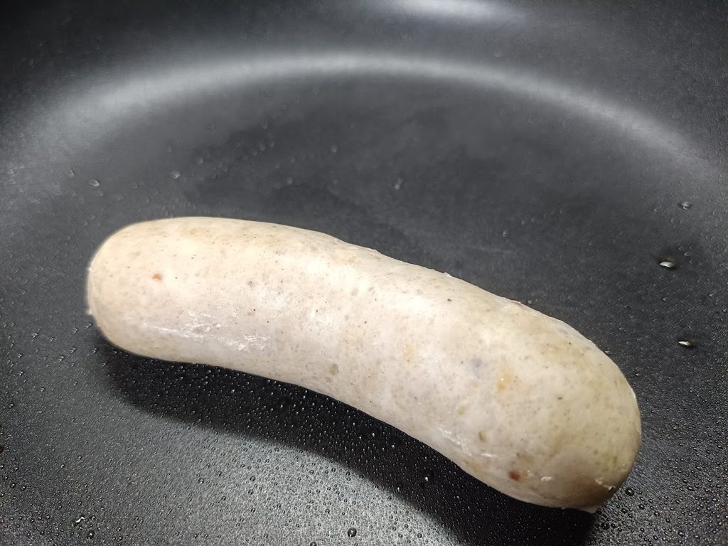 ボイル後にフライパンに乗せたフランク